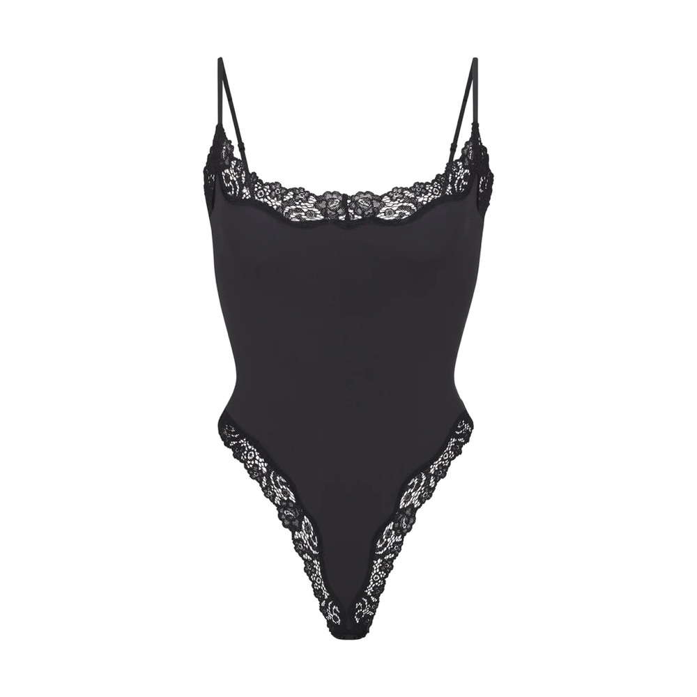 SKIMS FITS EVERYBODY CORDED LACE CAMI BODYSUIT ONYX MEDIUM